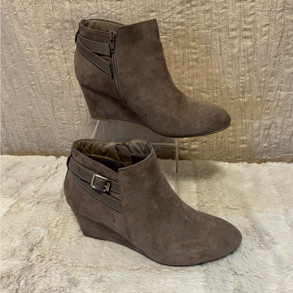 Women's Brown Suede Ankle Boots - Picture 2 of 8